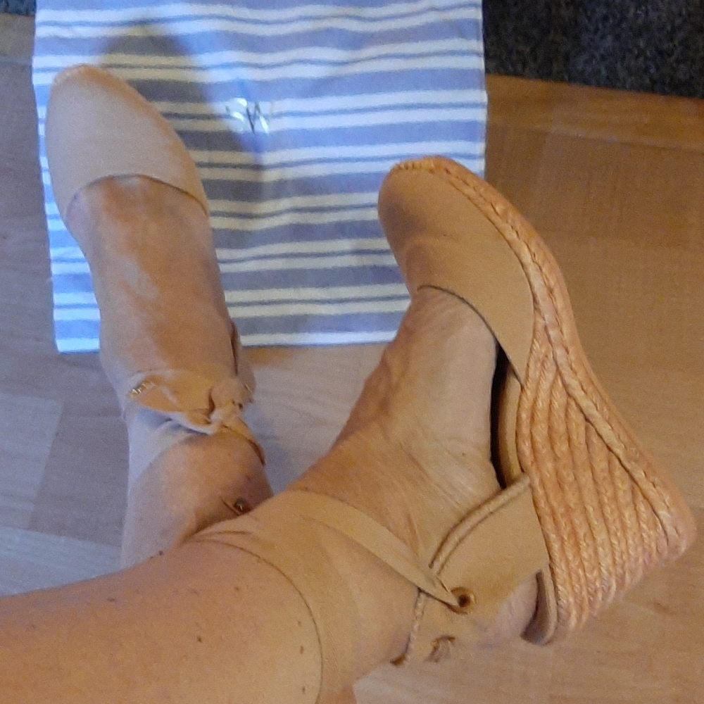 Stuart Weitzman light sand Espadrilles